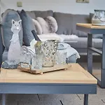 Frei & Wild By We Rent, Summercard Included *