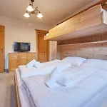 Frei & Wild By We Rent, Summercard Included 木屋